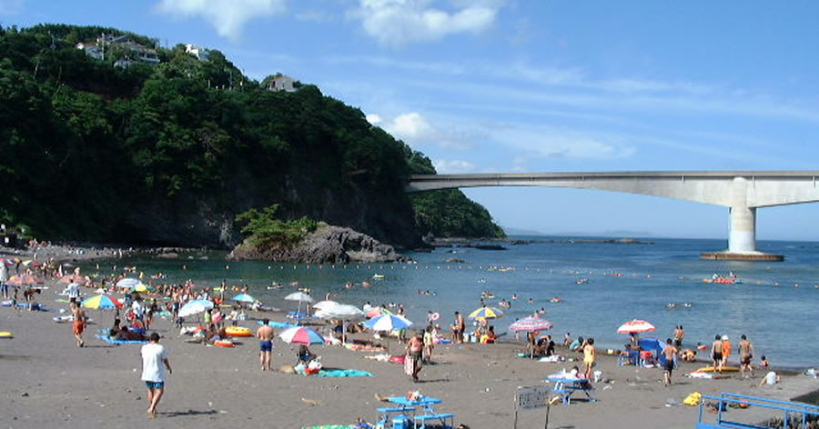 真鶴　岩海岸